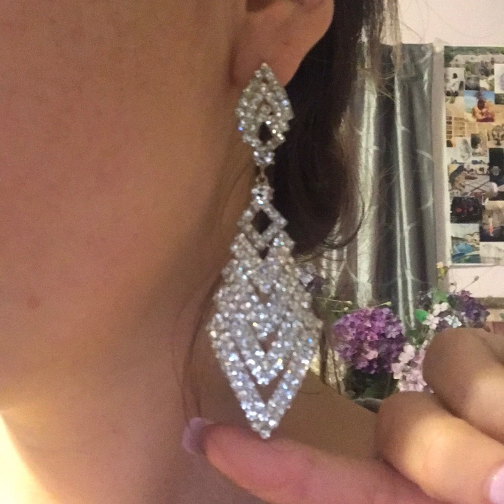 Beautiful Triangular Diamond Earrings - image 1